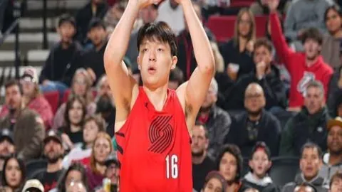 德州太阳城学校：“板式网球热”席卷校园，学生强身健体与竞技双赢