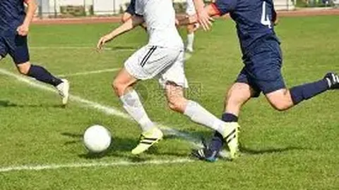 中国男足球员婚外情风波：女方涉嫌受贿开房，涉嫌破坏他人感情及恶意诅咒孩童